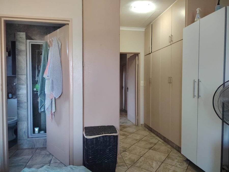 To Let 4 Bedroom Property for Rent in West Acres Mpumalanga