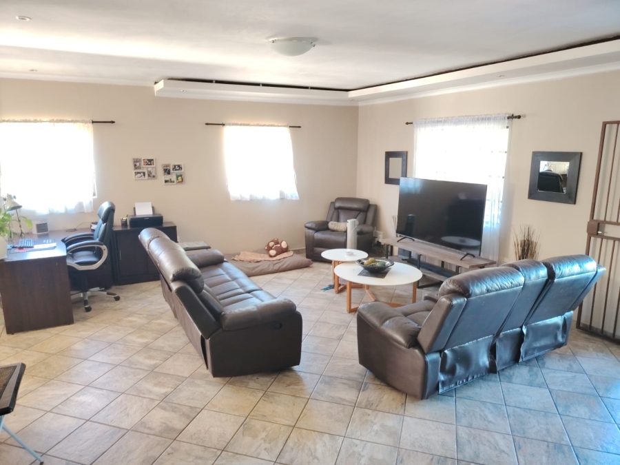 To Let 4 Bedroom Property for Rent in West Acres Mpumalanga