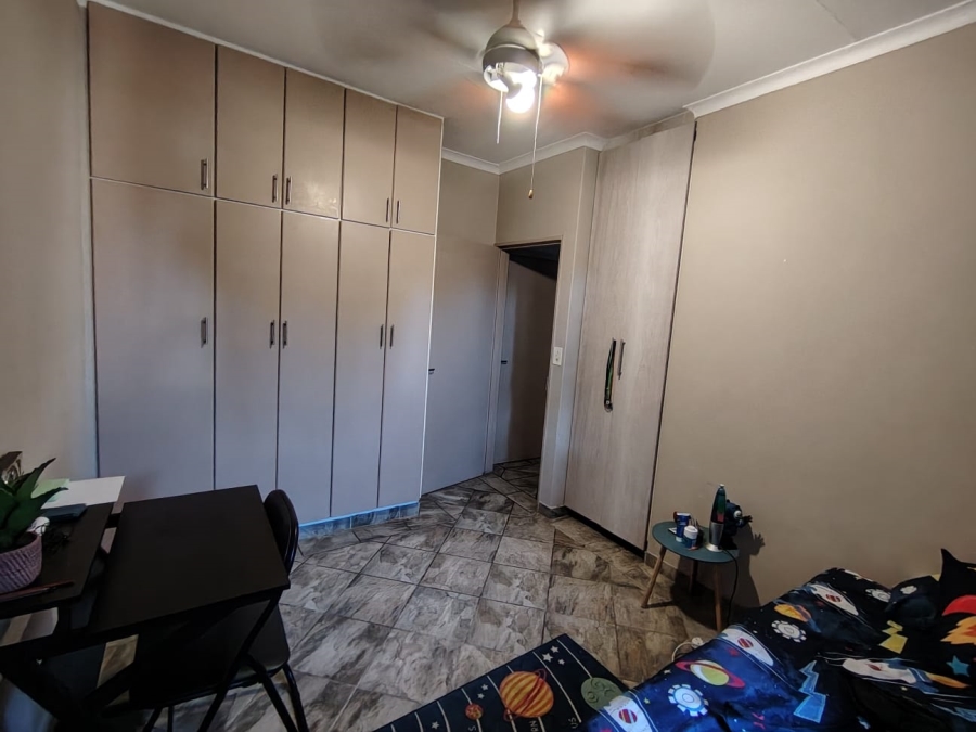 To Let 4 Bedroom Property for Rent in West Acres Mpumalanga