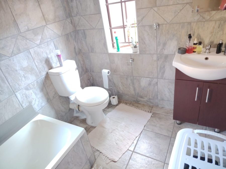 To Let 4 Bedroom Property for Rent in West Acres Mpumalanga