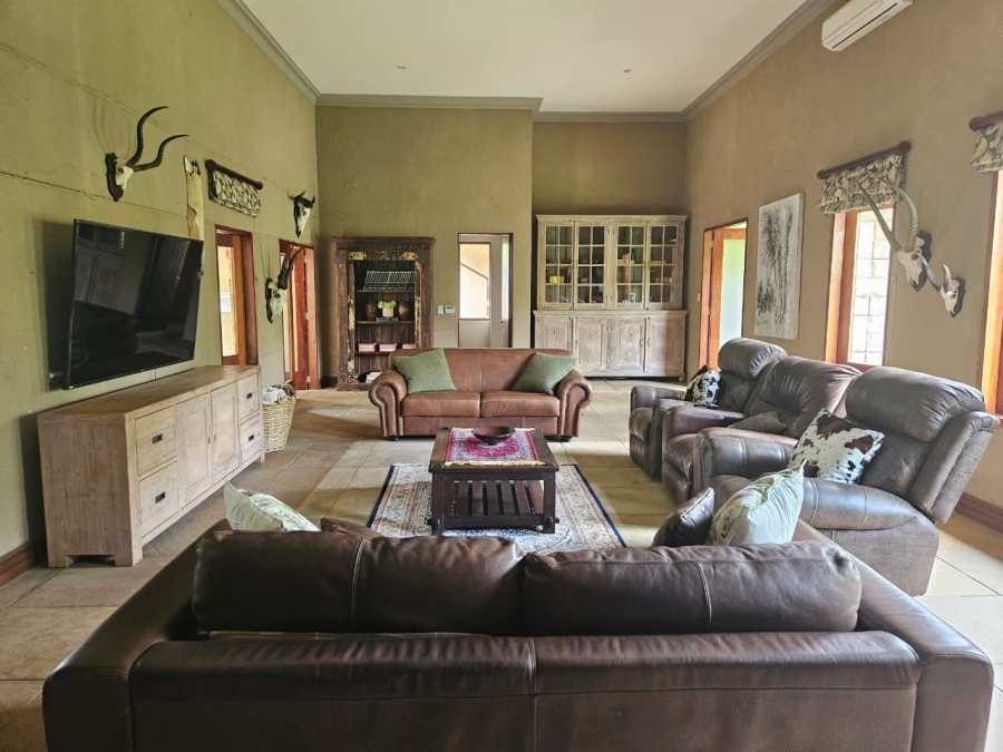 To Let 6 Bedroom Property for Rent in White River Country Estate Mpumalanga