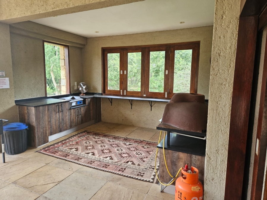 To Let 6 Bedroom Property for Rent in White River Country Estate Mpumalanga