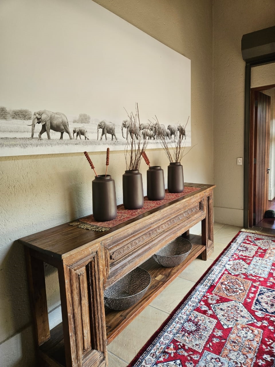 To Let 6 Bedroom Property for Rent in White River Country Estate Mpumalanga