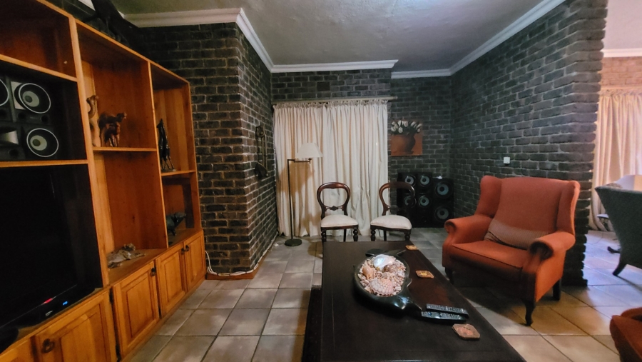 To Let 3 Bedroom Property for Rent in West Acres Mpumalanga