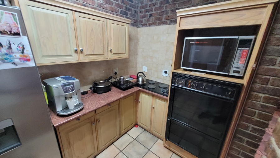 To Let 3 Bedroom Property for Rent in West Acres Mpumalanga