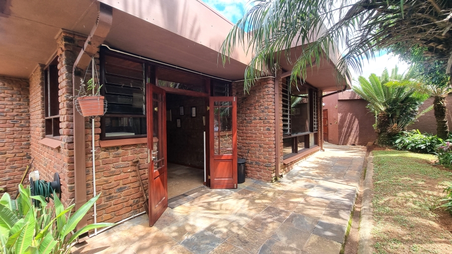 5 Bedroom Property for Sale in White River Ext 6 Mpumalanga