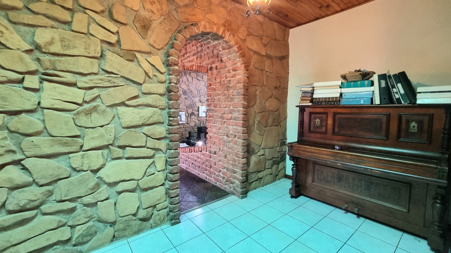 5 Bedroom Property for Sale in White River Ext 6 Mpumalanga