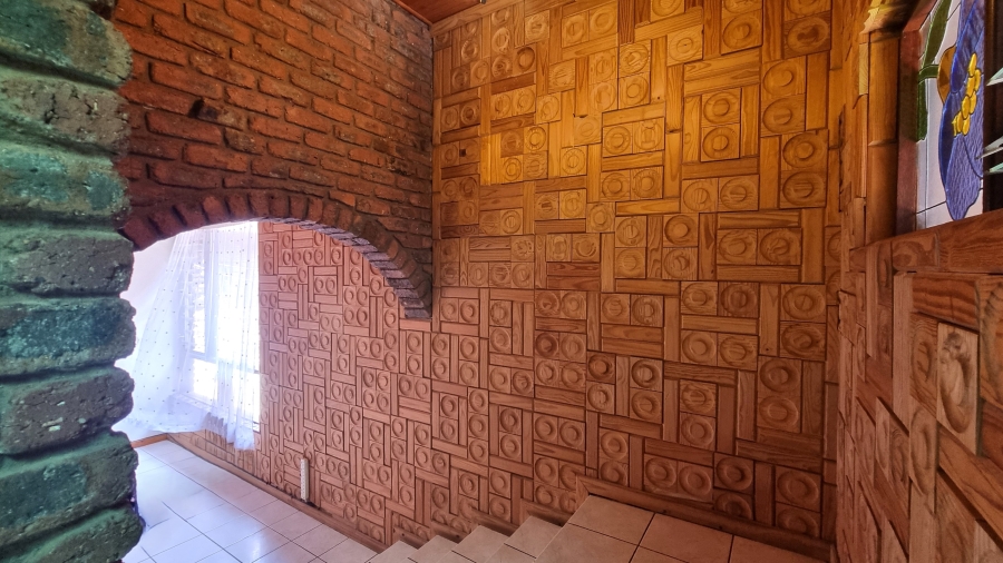 5 Bedroom Property for Sale in White River Ext 6 Mpumalanga