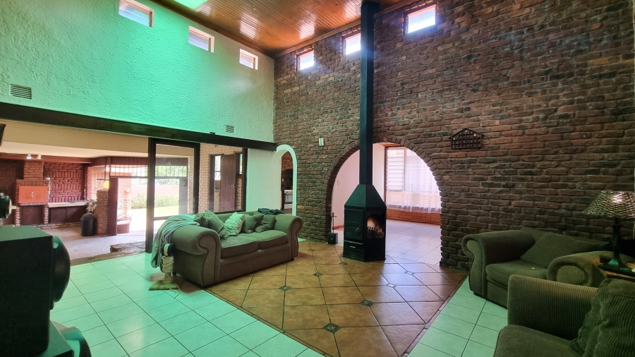 5 Bedroom Property for Sale in White River Ext 6 Mpumalanga