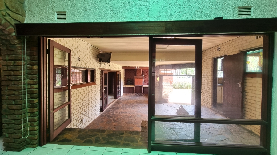 5 Bedroom Property for Sale in White River Ext 6 Mpumalanga