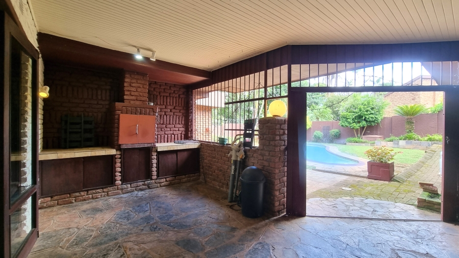 5 Bedroom Property for Sale in White River Ext 6 Mpumalanga