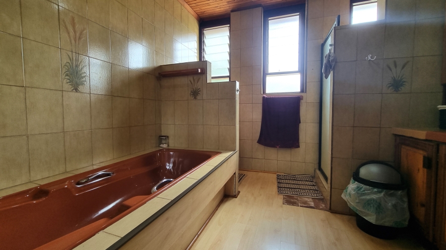 5 Bedroom Property for Sale in White River Ext 6 Mpumalanga