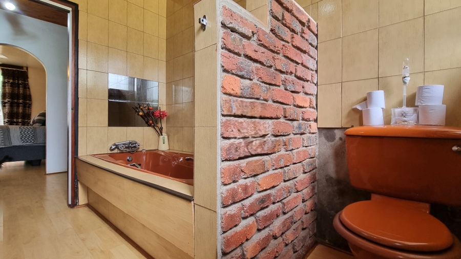 5 Bedroom Property for Sale in White River Ext 6 Mpumalanga