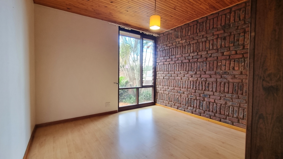 5 Bedroom Property for Sale in White River Ext 6 Mpumalanga