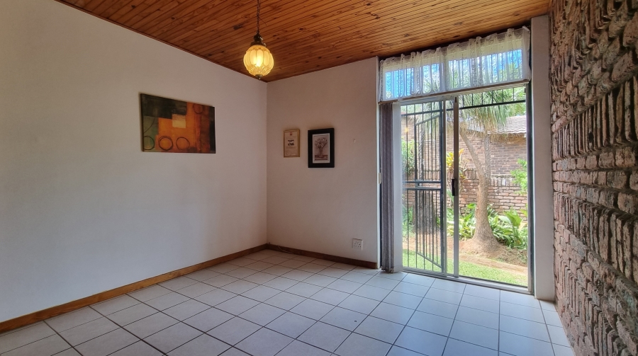 5 Bedroom Property for Sale in White River Ext 6 Mpumalanga