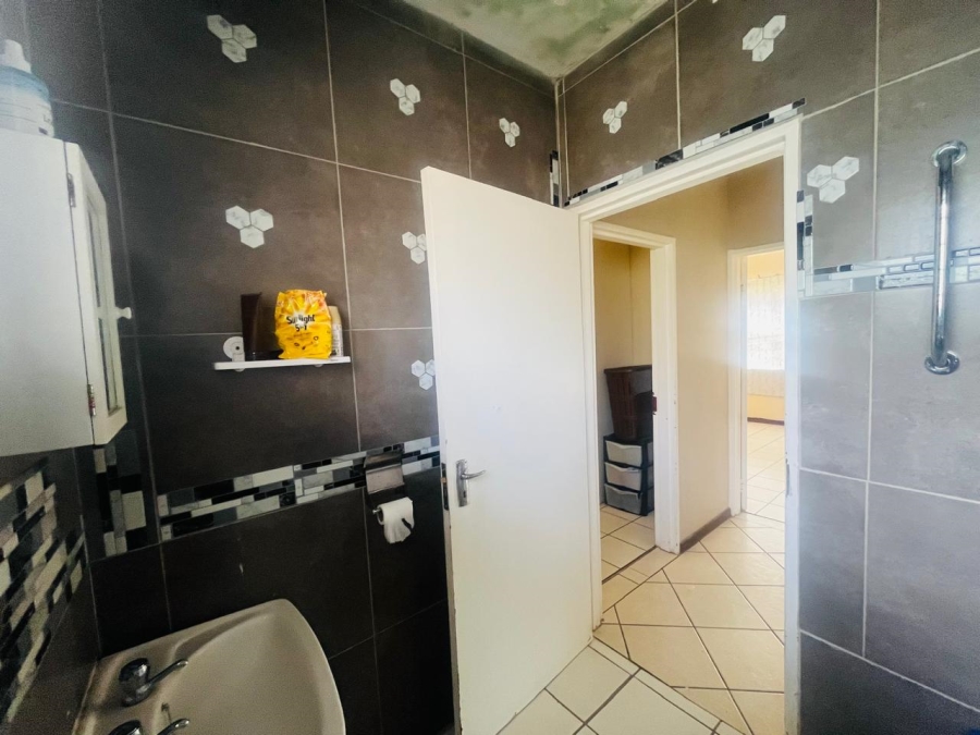 2 Bedroom Property for Sale in West Acres Mpumalanga