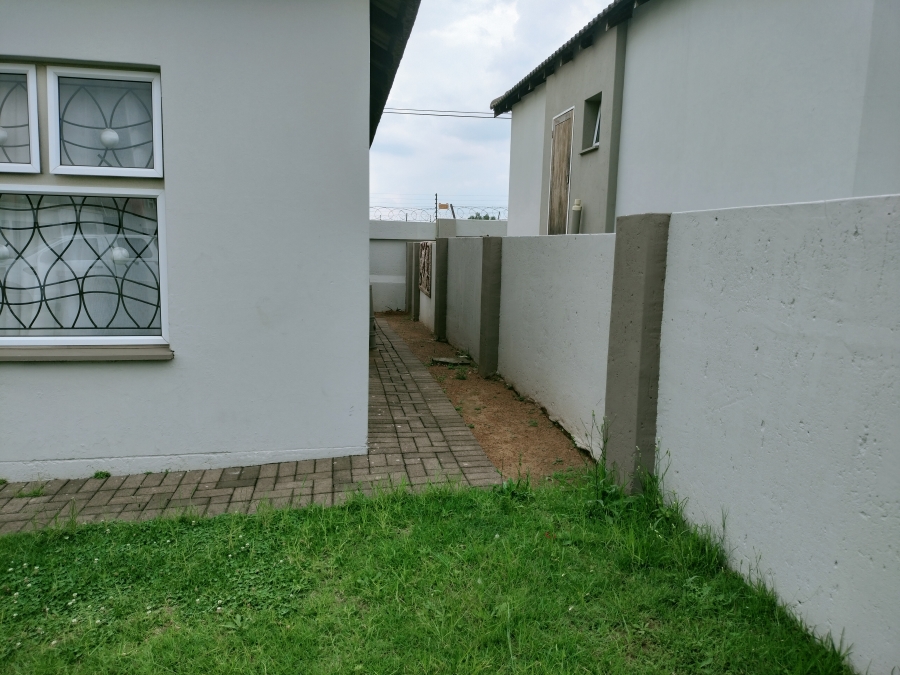 2 Bedroom Property for Sale in Tasbet Park Ext 1 Mpumalanga