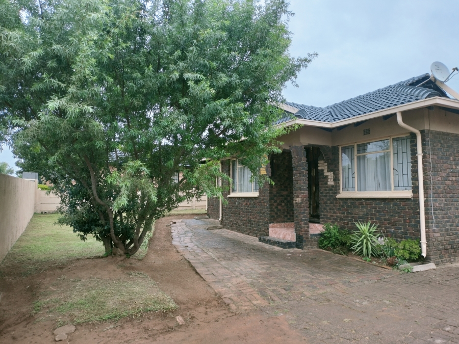 To Let 3 Bedroom Property for Rent in Kwaguqa Mpumalanga