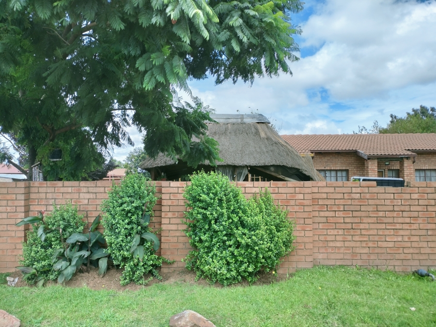 2 Bedroom Property for Sale in Tasbet Park Mpumalanga