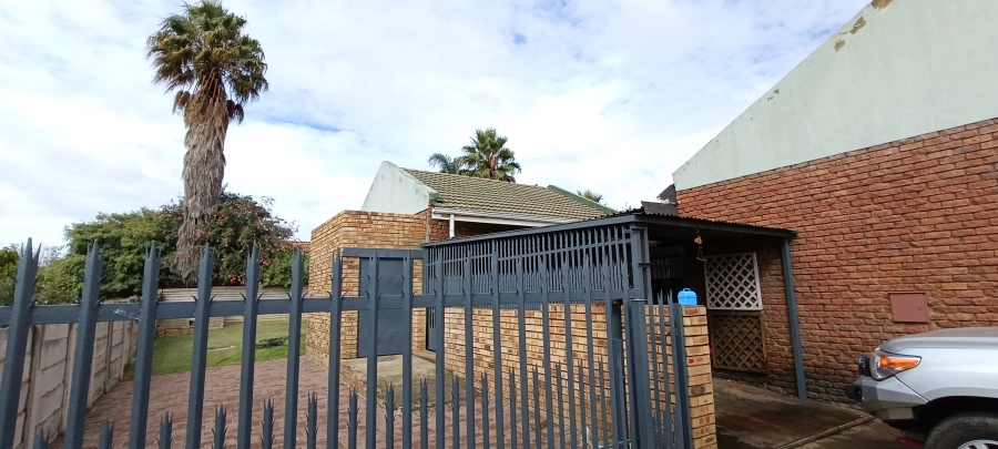 4 Bedroom Property for Sale in Die Heuwel Ext 1 Mpumalanga