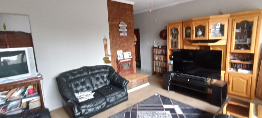 4 Bedroom Property for Sale in Die Heuwel Ext 1 Mpumalanga