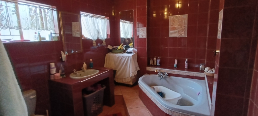 4 Bedroom Property for Sale in Die Heuwel Ext 1 Mpumalanga