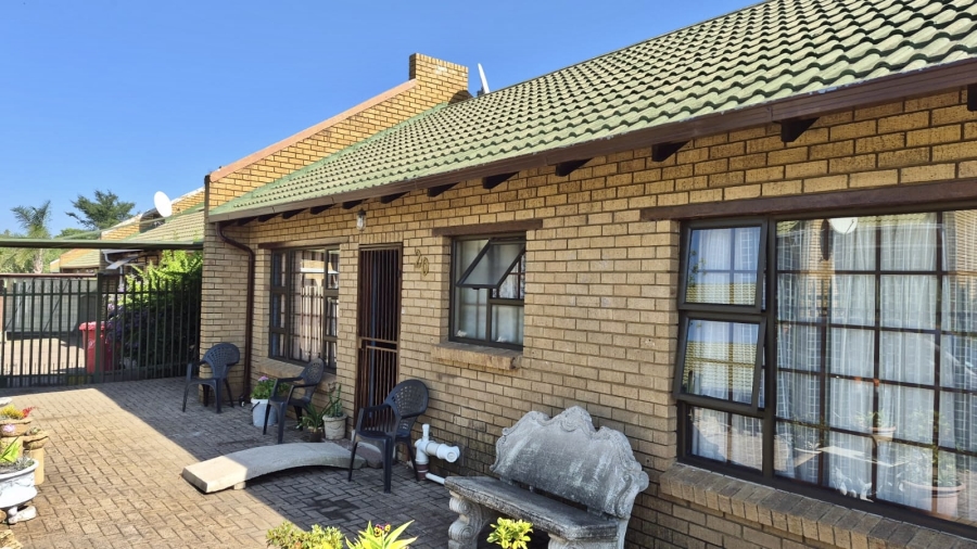 2 Bedroom Property for Sale in Model Park Mpumalanga