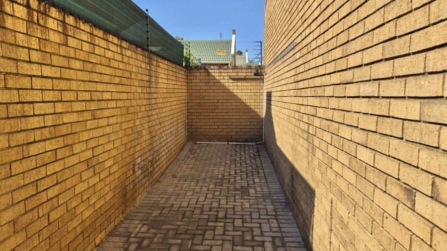 2 Bedroom Property for Sale in Model Park Mpumalanga