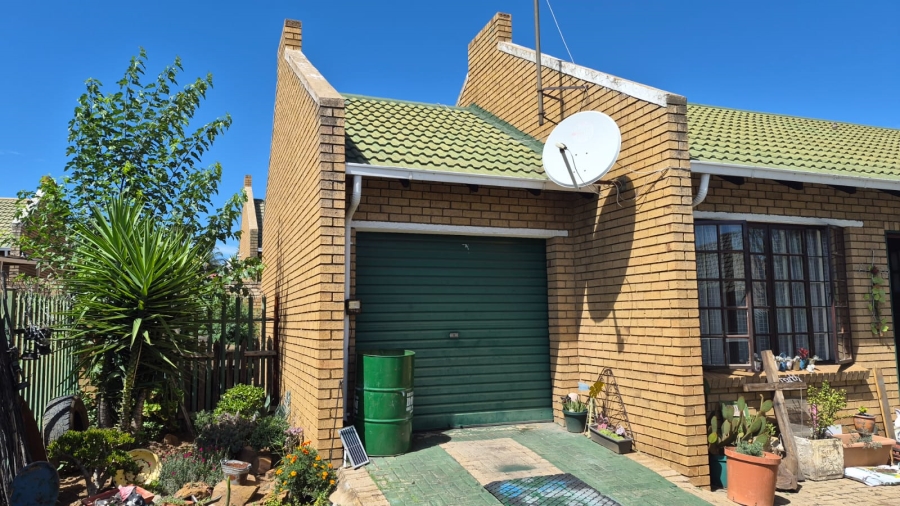 2 Bedroom Property for Sale in Model Park Mpumalanga