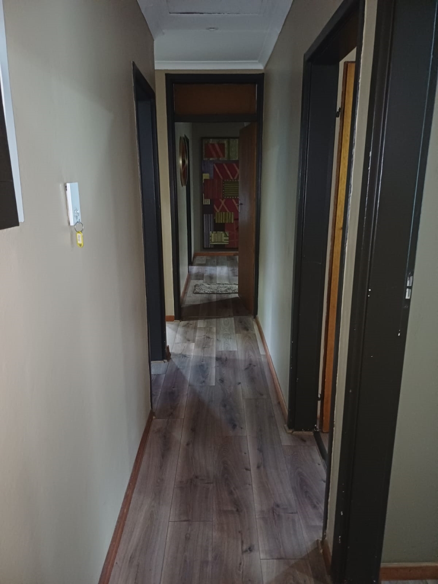 5 Bedroom Property for Sale in Secunda Mpumalanga