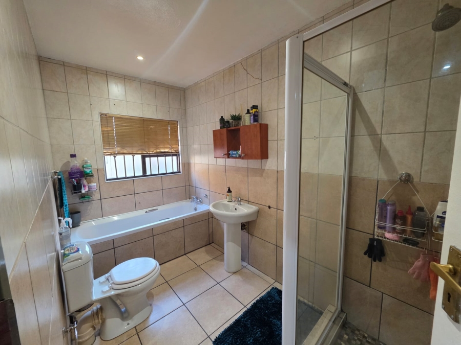2 Bedroom Property for Sale in Reyno Ridge Mpumalanga