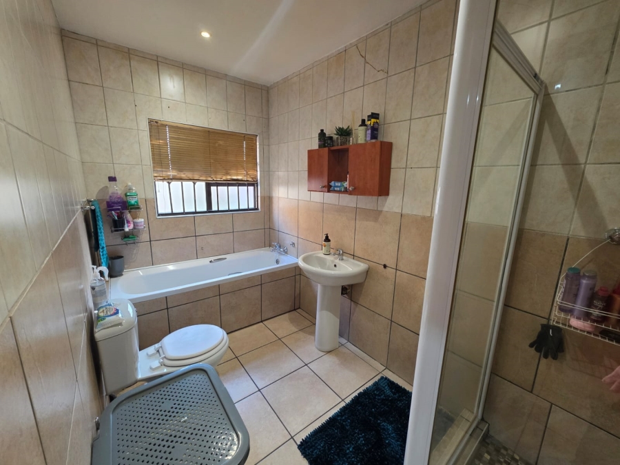 2 Bedroom Property for Sale in Reyno Ridge Mpumalanga