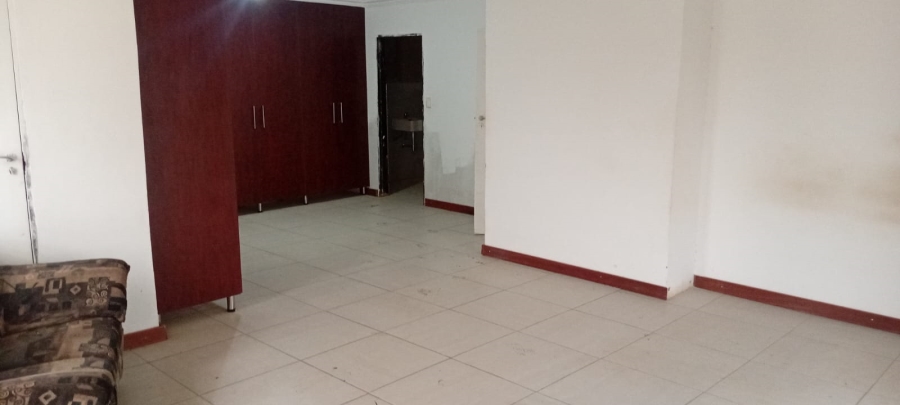 To Let commercial Property for Rent in White River Mpumalanga