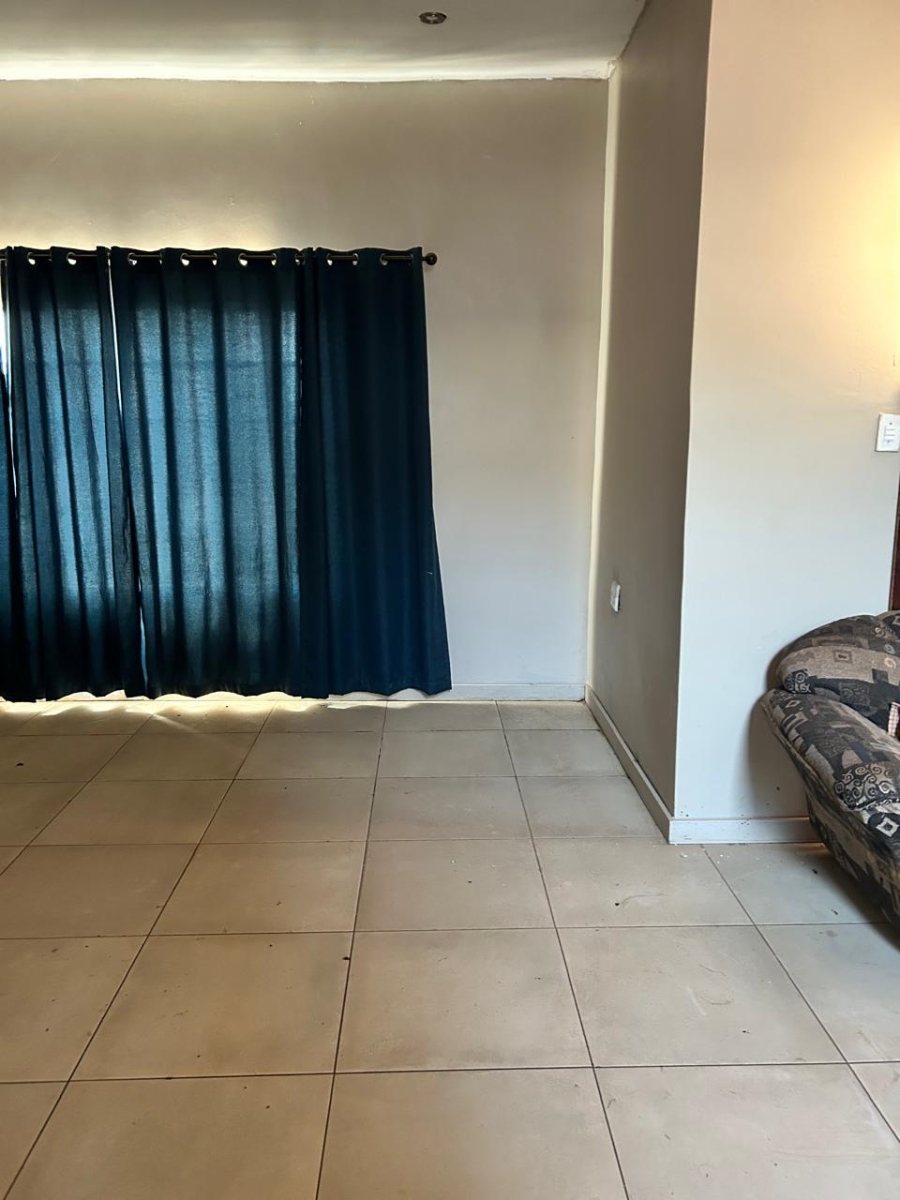 To Let commercial Property for Rent in White River Mpumalanga