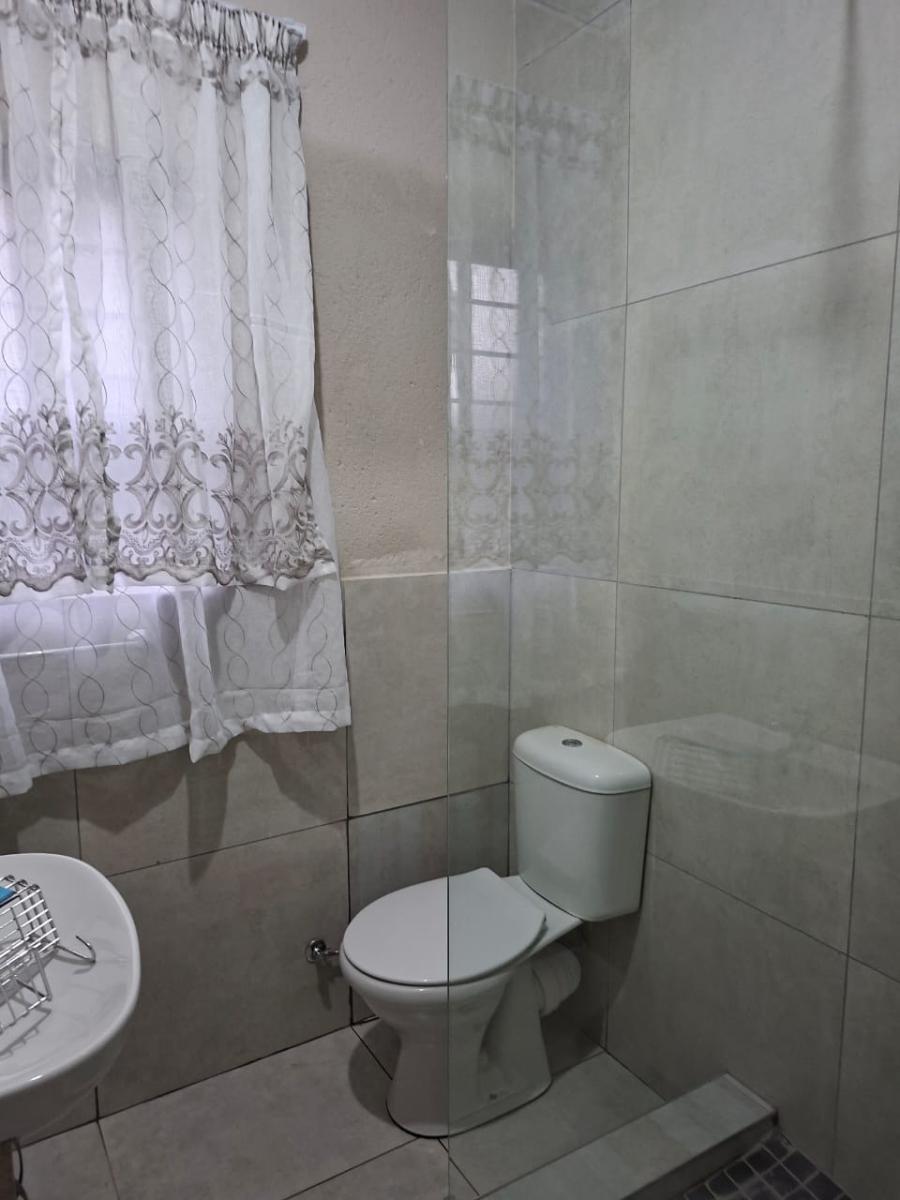 To Let 1 Bedroom Property for Rent in Msholozi Mpumalanga
