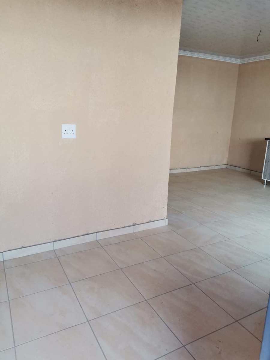 5 Bedroom Property for Sale in Msholozi Mpumalanga