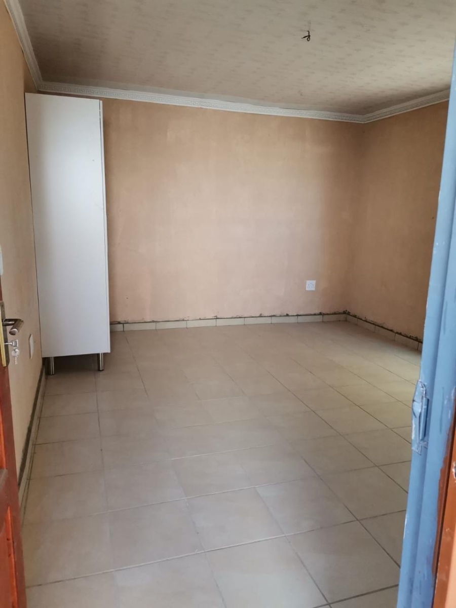 5 Bedroom Property for Sale in Msholozi Mpumalanga