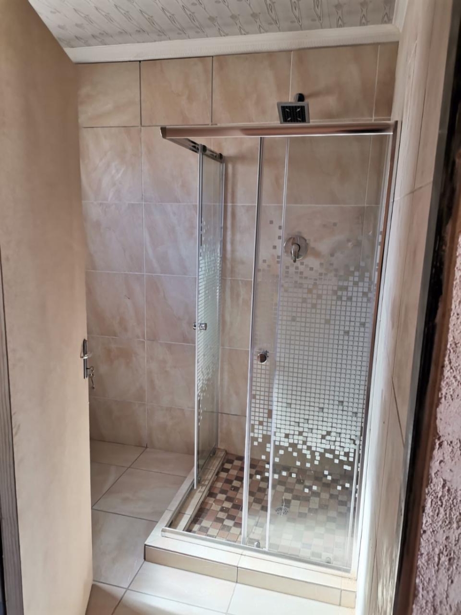 5 Bedroom Property for Sale in Msholozi Mpumalanga