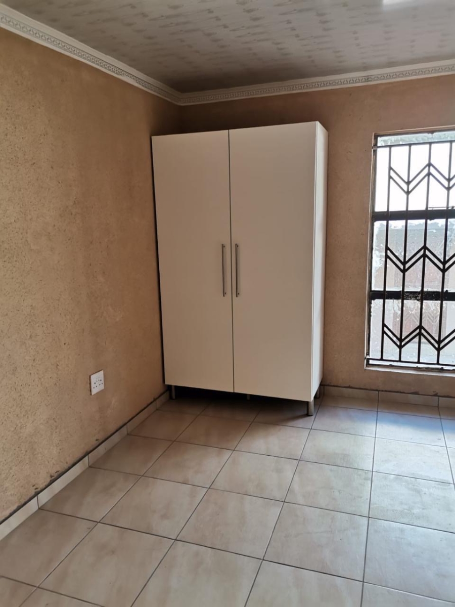 5 Bedroom Property for Sale in Msholozi Mpumalanga