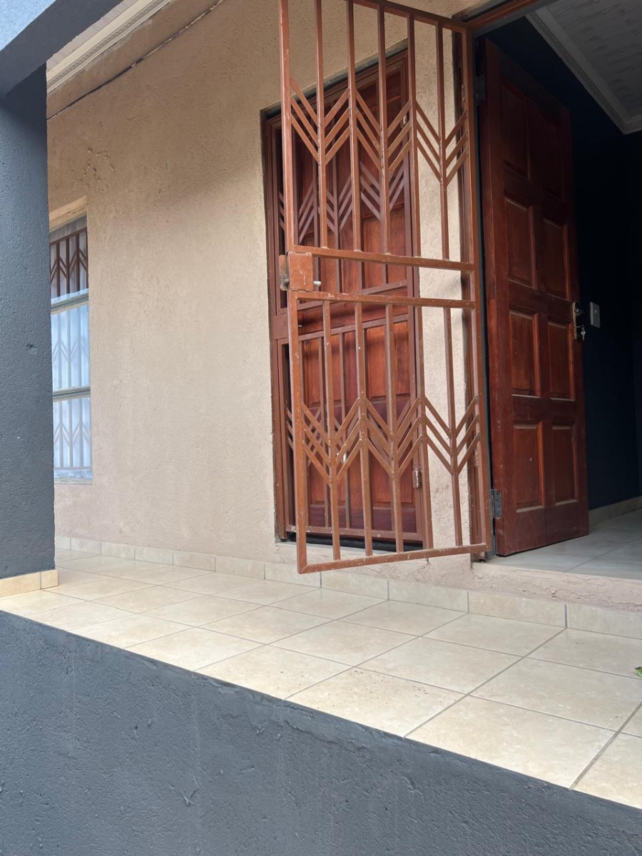 5 Bedroom Property for Sale in Msholozi Mpumalanga