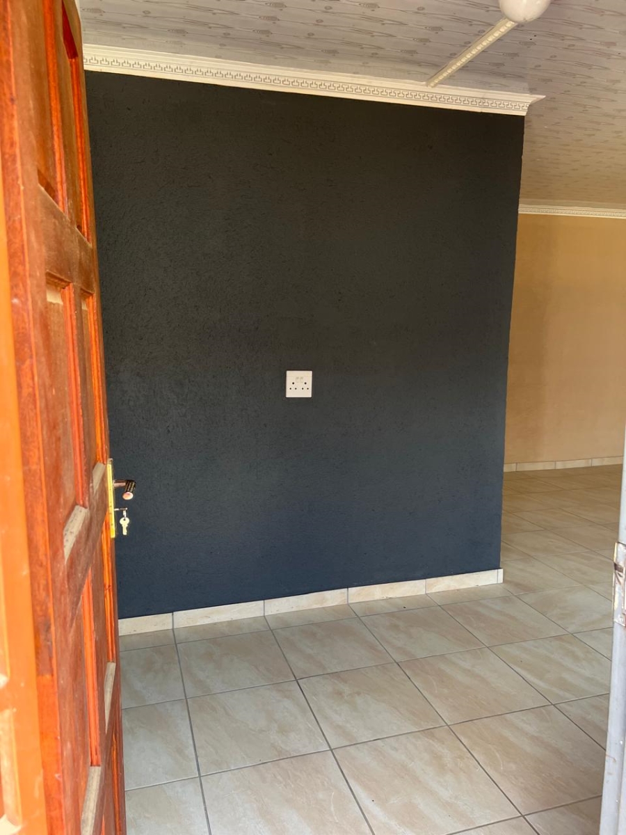 5 Bedroom Property for Sale in Msholozi Mpumalanga