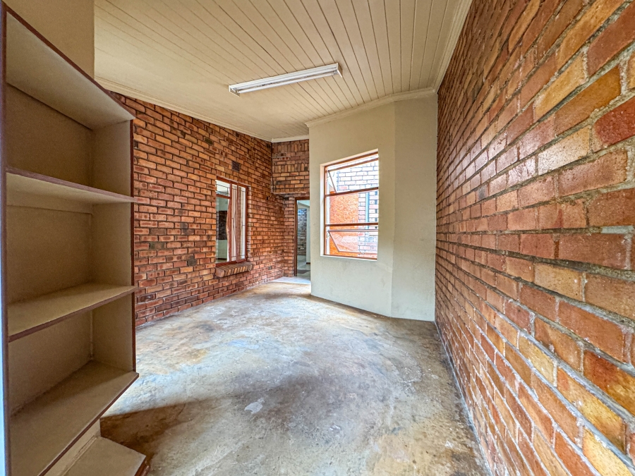 8 Bedroom Property for Sale in West Acres Mpumalanga