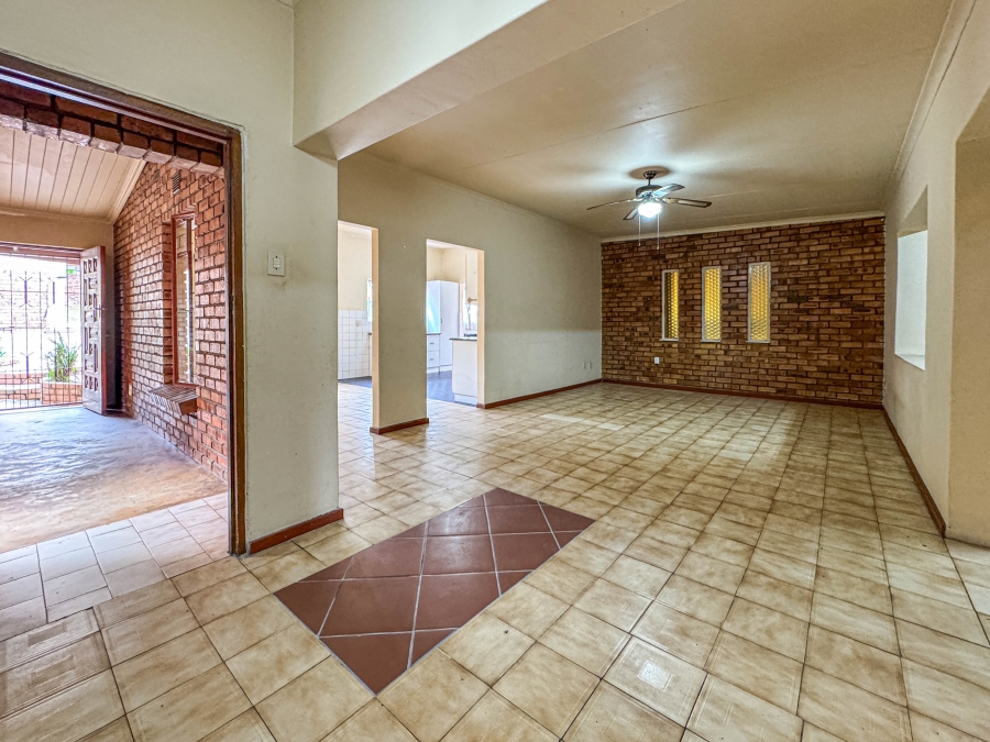 8 Bedroom Property for Sale in West Acres Mpumalanga