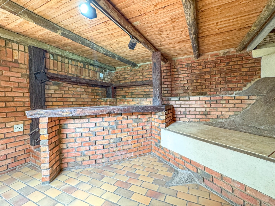 8 Bedroom Property for Sale in West Acres Mpumalanga