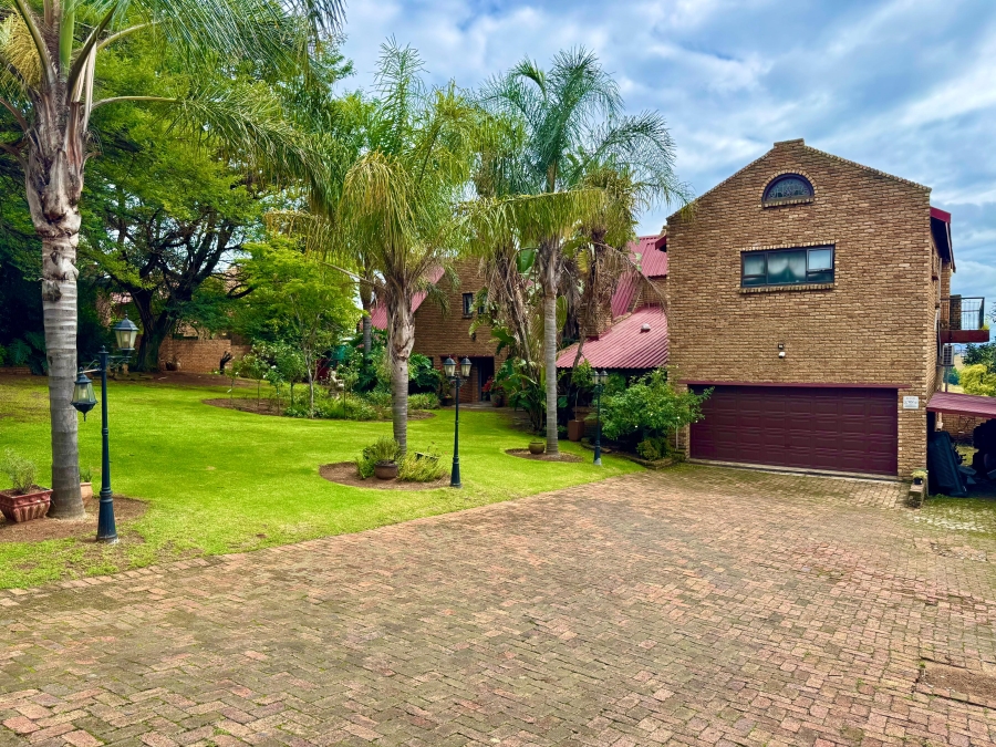 5 Bedroom Property for Sale in Ben Fleur Mpumalanga