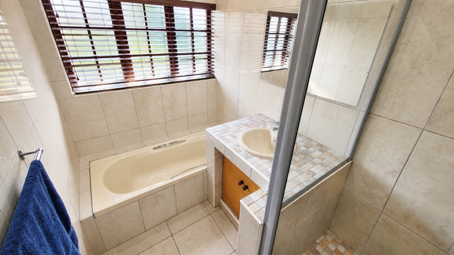 5 Bedroom Property for Sale in West Acres Mpumalanga