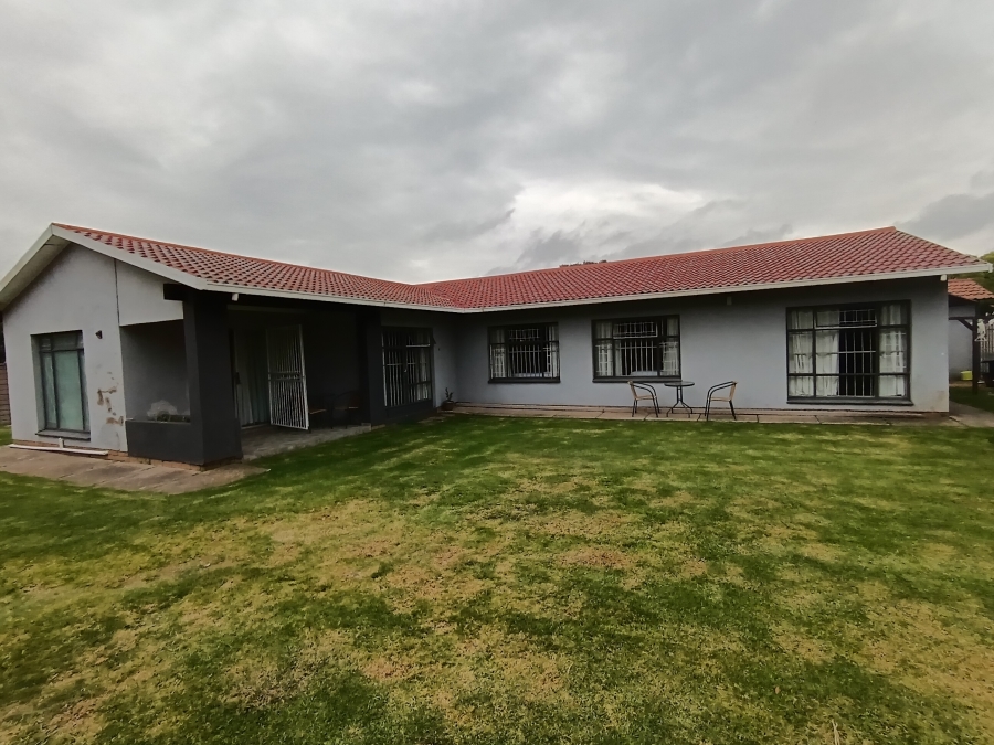 9 Bedroom Property for Sale in Kruinpark Mpumalanga