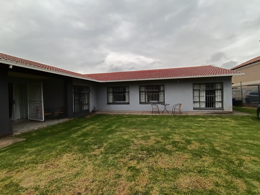 9 Bedroom Property for Sale in Kruinpark Mpumalanga
