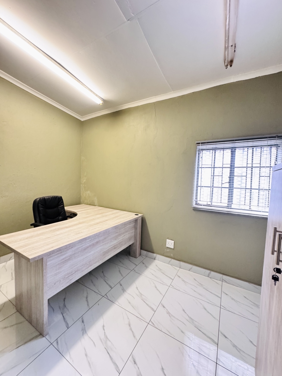 Commercial Property for Sale in Witbank Ext 8 Mpumalanga