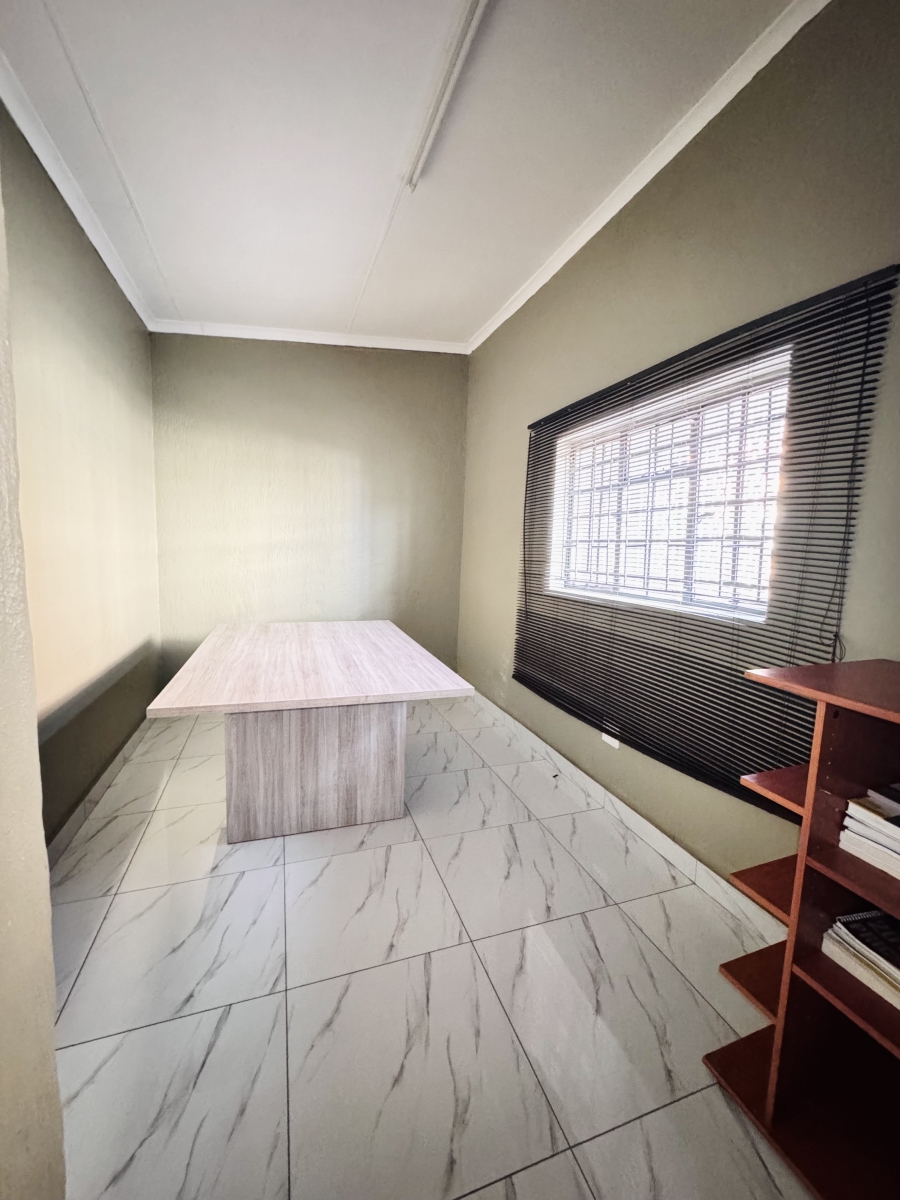 Commercial Property for Sale in Witbank Ext 8 Mpumalanga